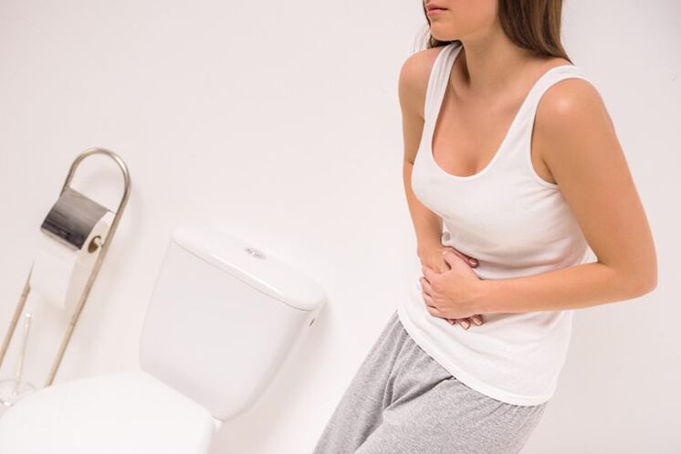 I sintomi della cistite nelle donne comprendono dolore al basso ventre e minzione frequente